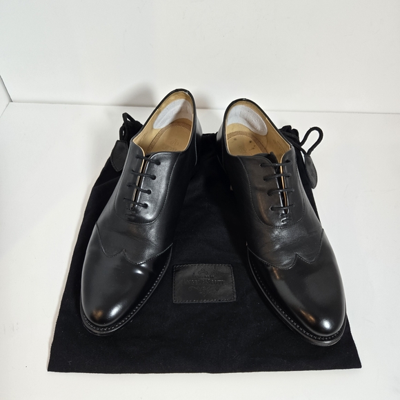 Elegant Black Leather Women's Oxfords